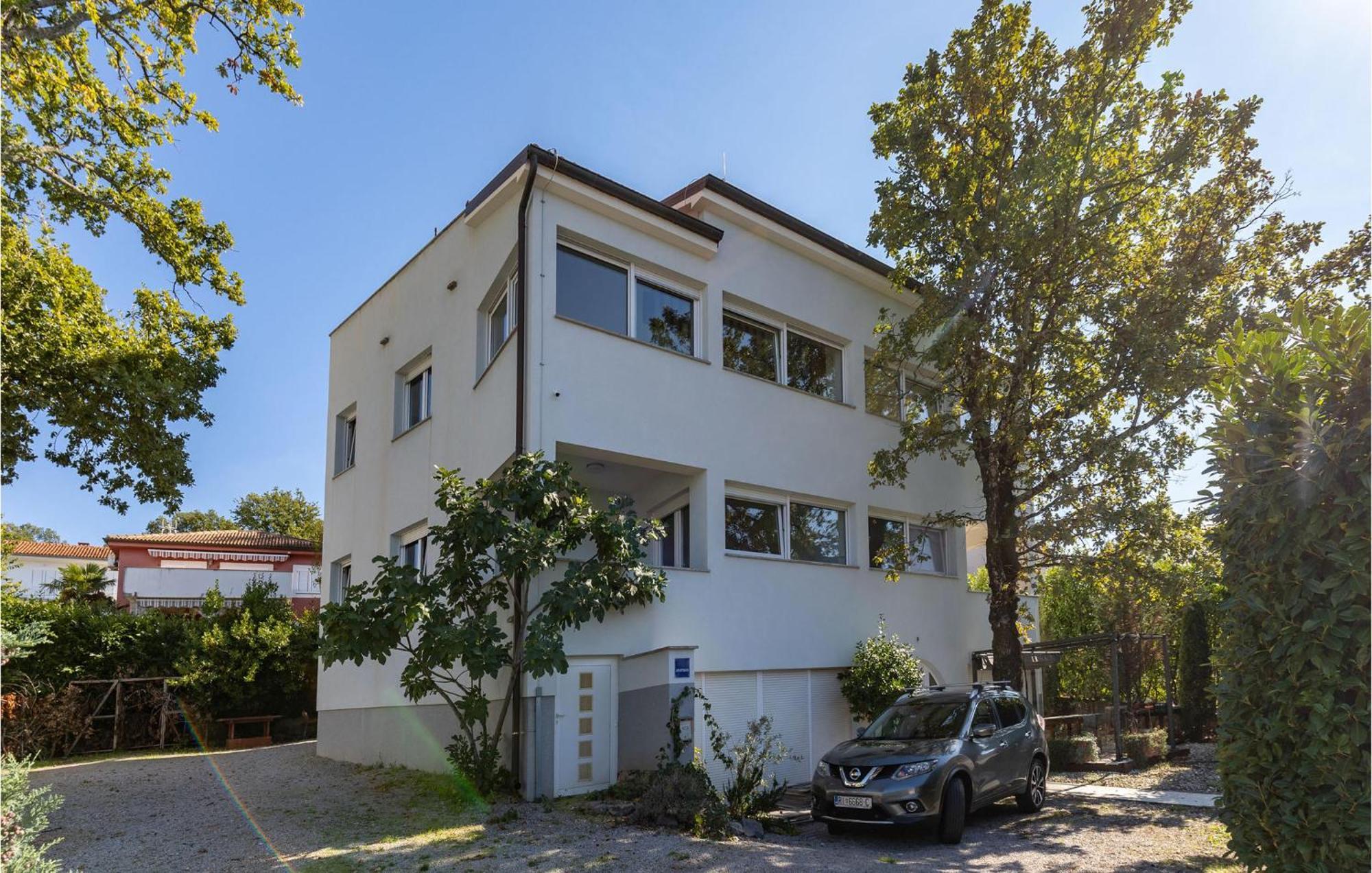 Amazing Apartment In Njivice With Kitchen Eksteriør bilde
